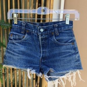 AMAZING LEVI’S SHORTS FOR SUMMER